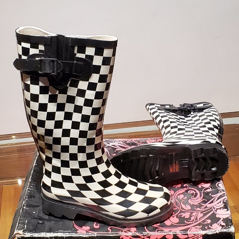 Checkered rubber rain boots
